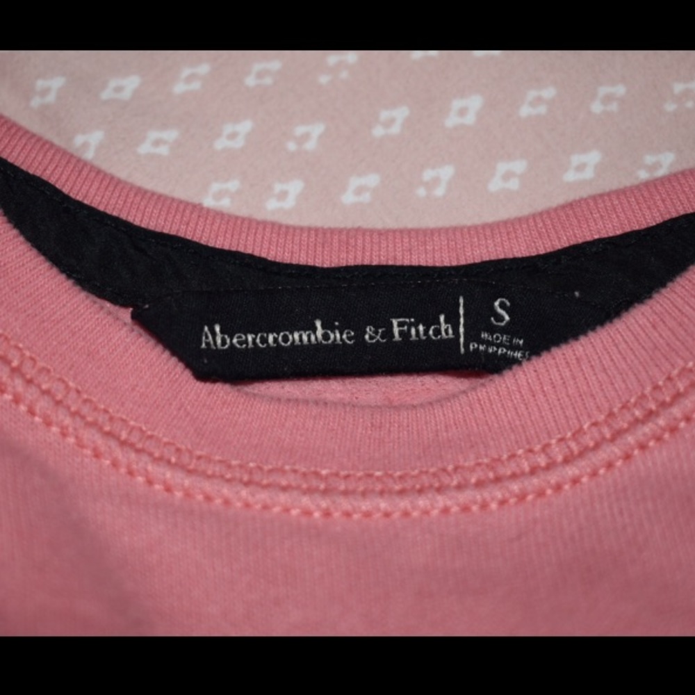 Crewneck💓 - Picture 3 of 3